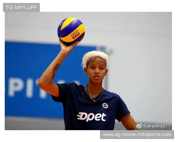 费内巴切训练节奏快速，前场渗透流畅